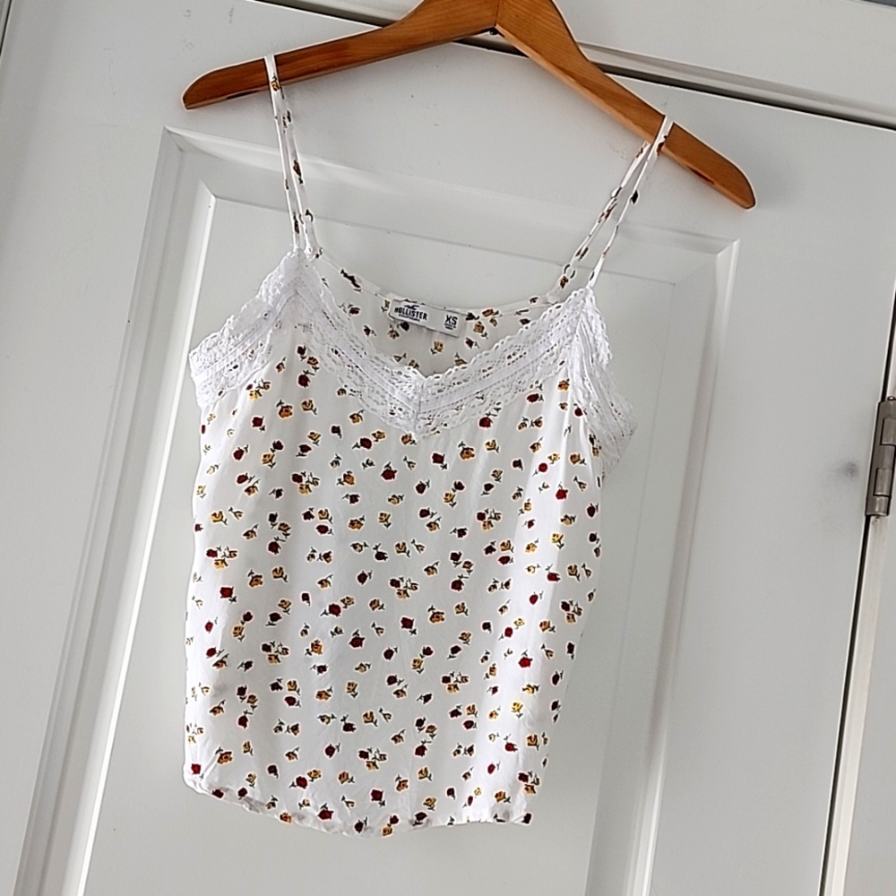 Hollister white, flowy ditsy floral print tank top!